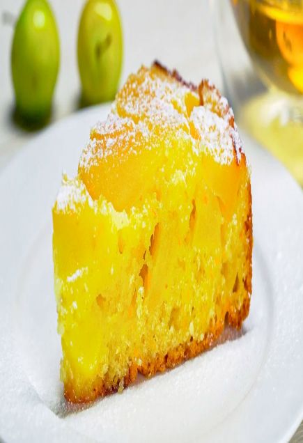 Яблочная шарлотка