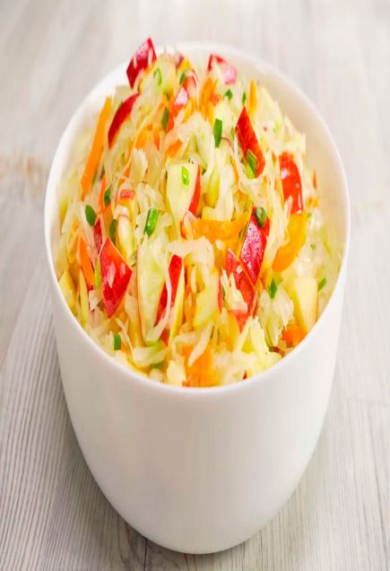 Салат из квашеной капусты в медовом соусе